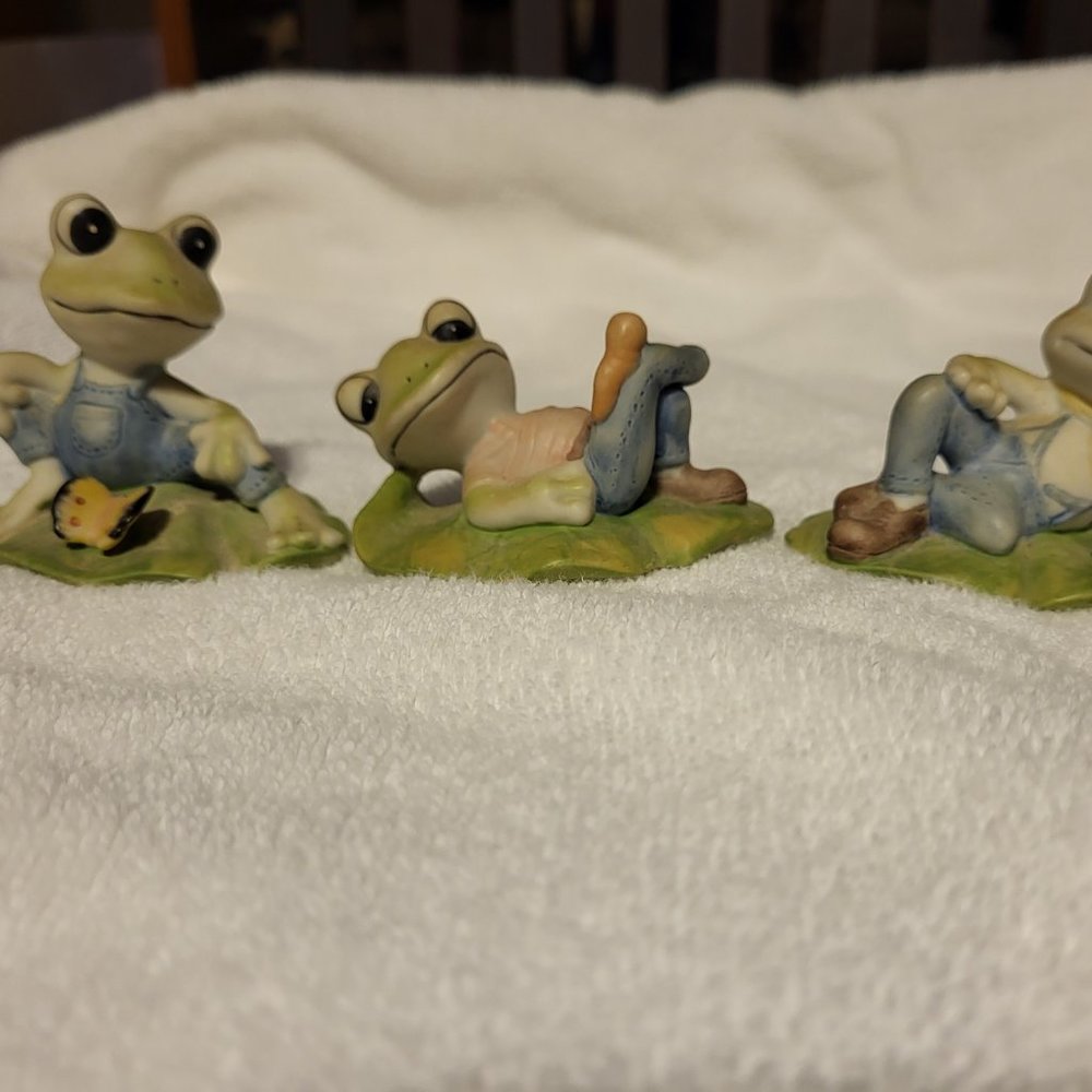 Vintage Homco Frogs on Lily Pads